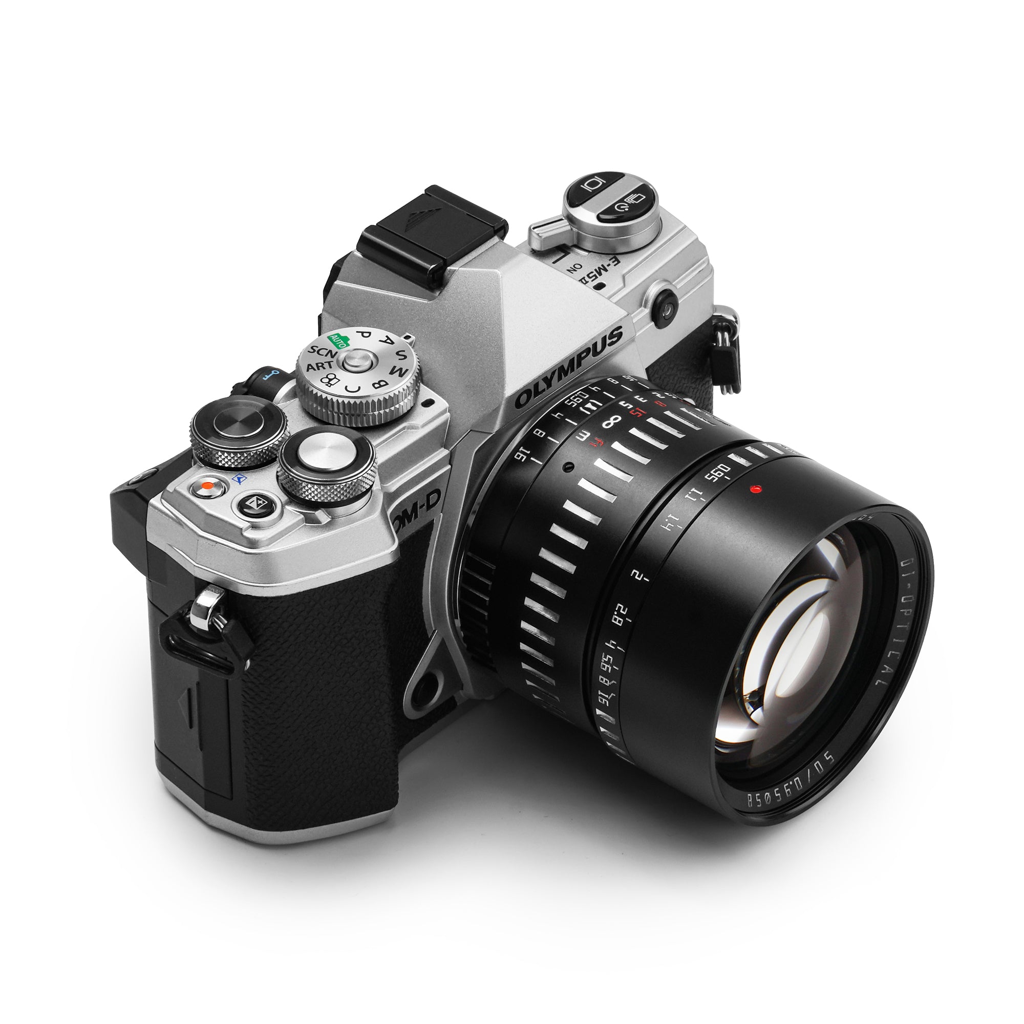 50mm F0.95 APS-C