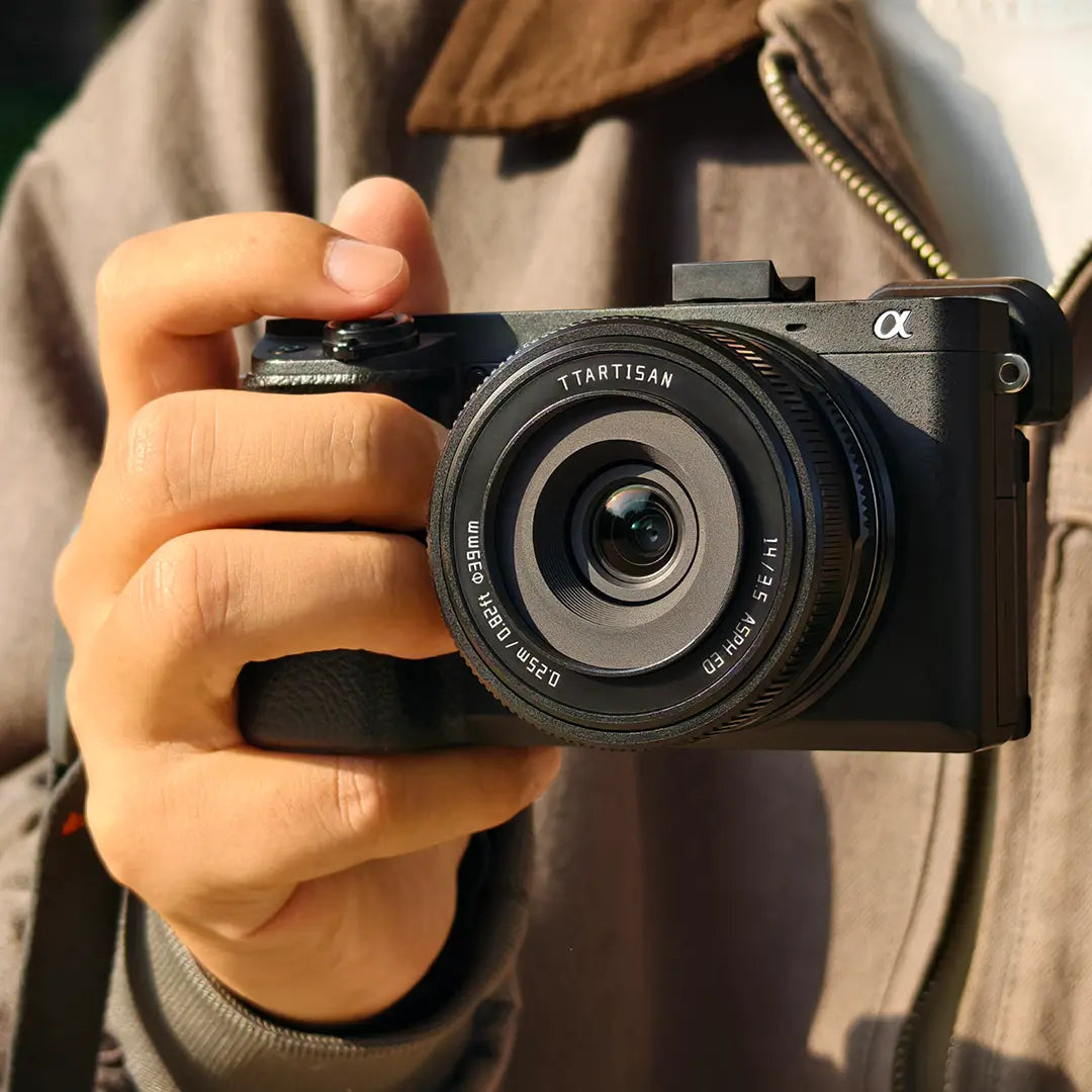 AF 14mm F3.5 APS-C PRE-ORDER